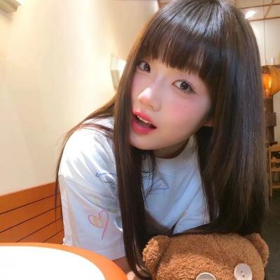 年轻女孩爱过来
